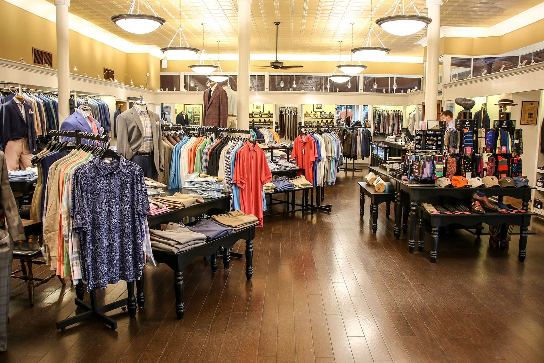 Áo Thun Gia Công Thiết Kế Thời Trang - Xu Hướng Hiện Đại Trong Ngành May Mặc