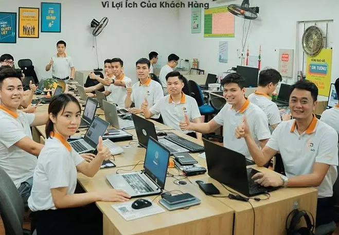 Đặt áo công ty - Nâng tầm thương hiệu qua từng bộ trang phục