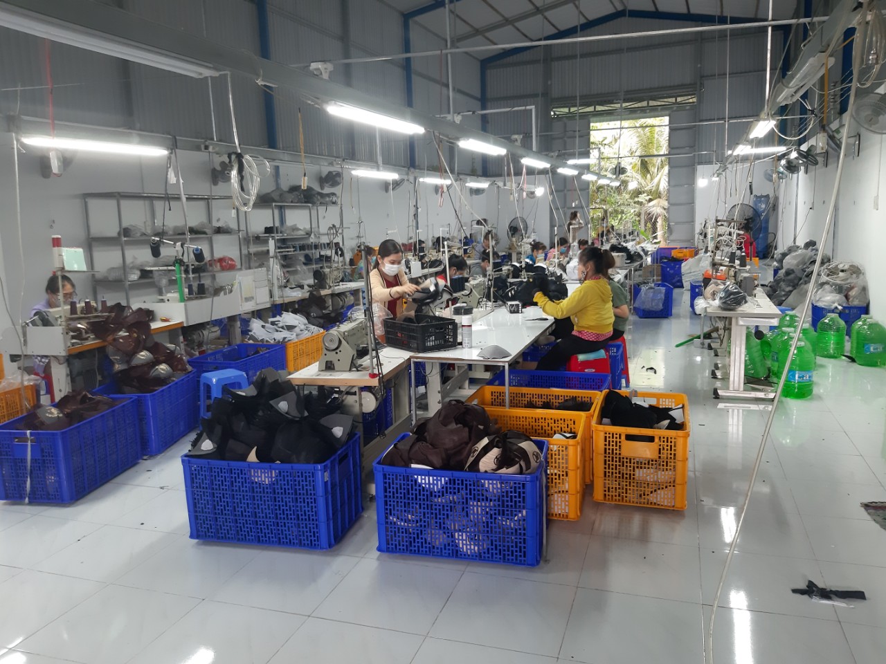 Gia công và sản xuất may đồng phục - Sự phát triển mạnh mẽ trong ngành công nghiệp thời trang