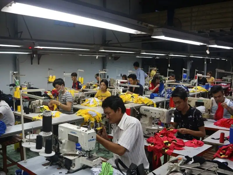 Sản xuất và gia công quần áo thể thao - Khám Phá Tiềm Năng Thị Trường Thời Trang Năng Động