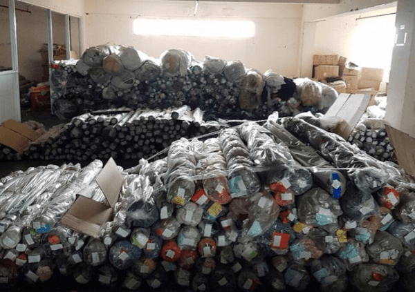 Thu mua quần áo xuất khẩu tồn kho - Giải pháp cho thị trường thời trang bền vững