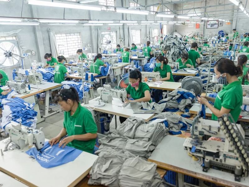 Tìm Hiểu Xưởng May Áo Khoác - Nơi Khởi Nguồn Phong Cách Thời Trang